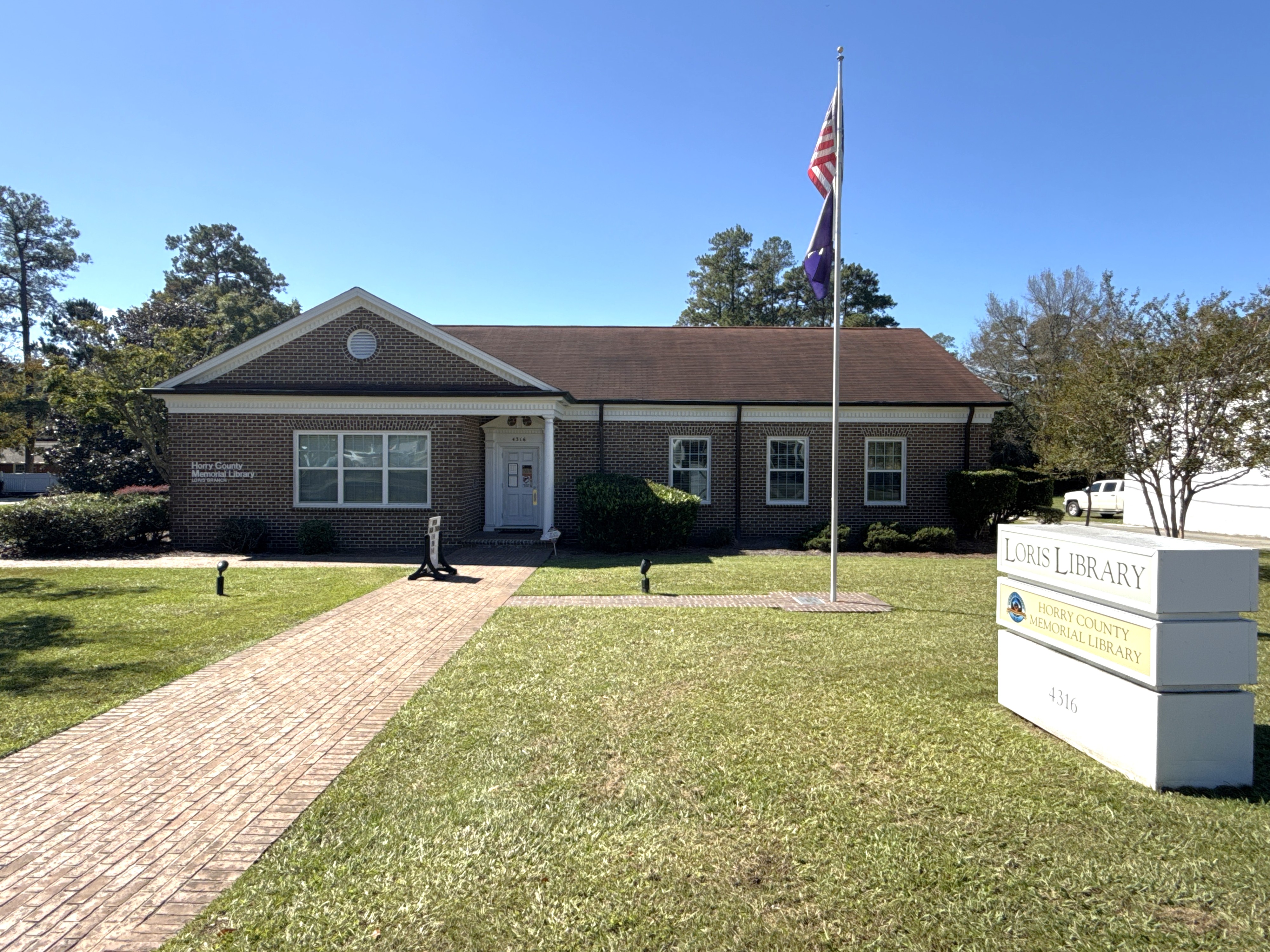 Main entrance into the Loris Library along Main Street
